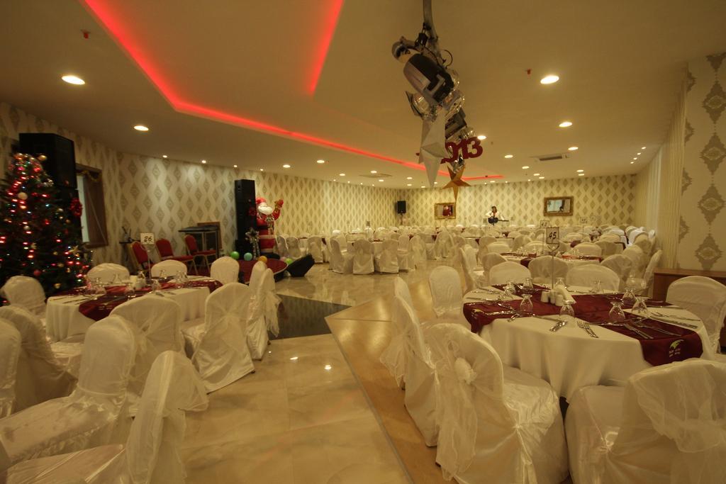 Palmcity Hotel Turgutlu Zewnętrze zdjęcie
